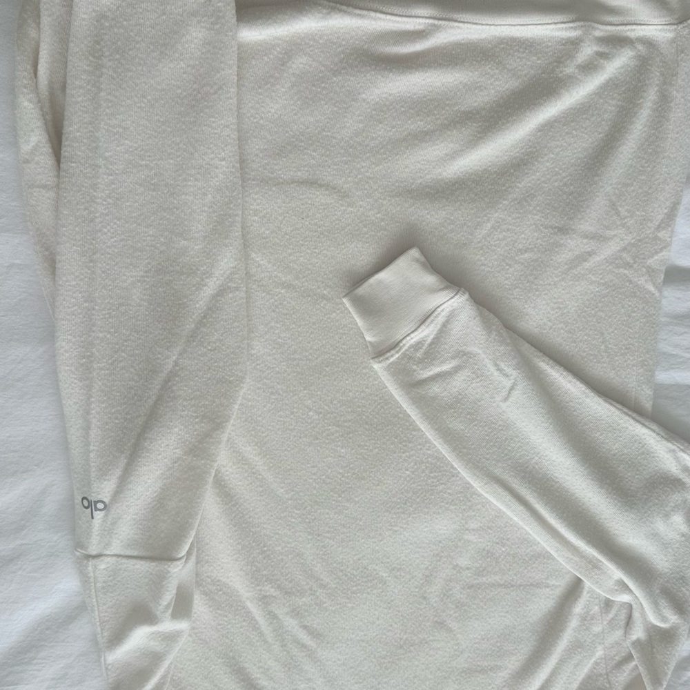 Alo Soho Pull over sweater ivory